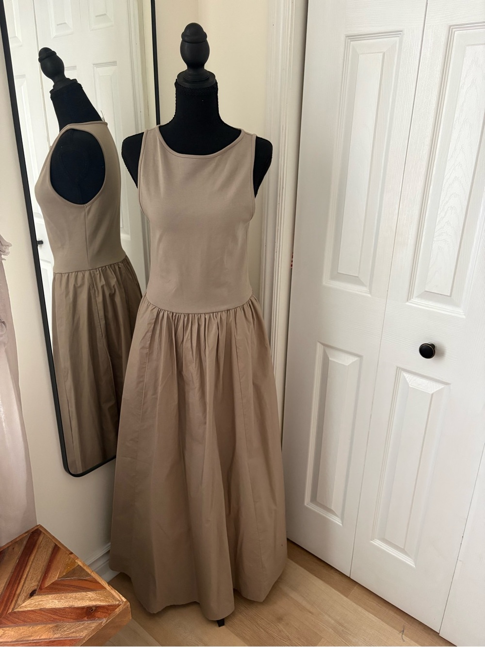 Elegant Sleeveless Maxi Dress in Taupe